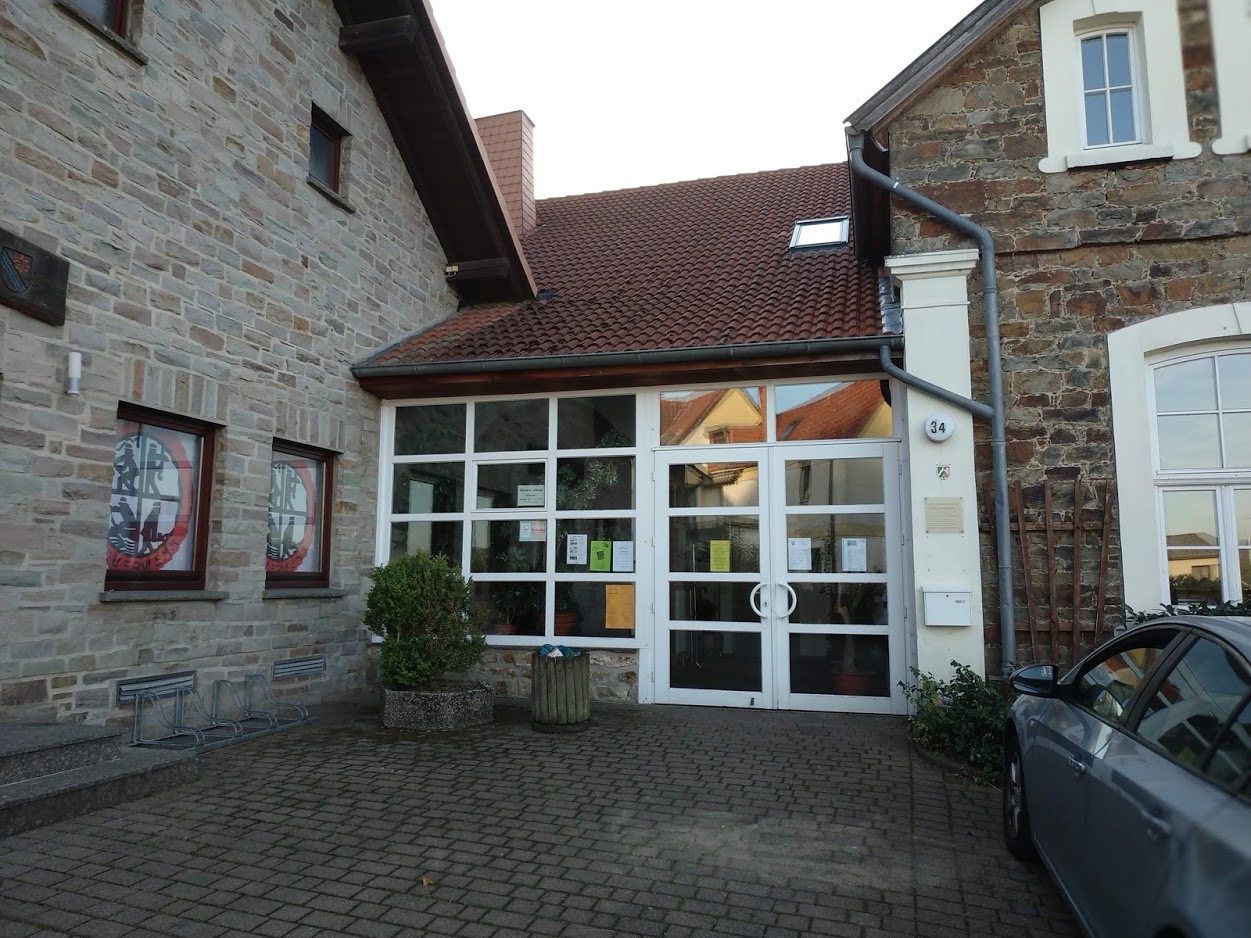 Dorfgemeinschaftshaus Almena und Restaurant Pireas